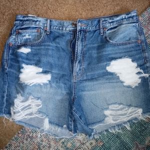 American Eagle 90s Boyfriend shorts
